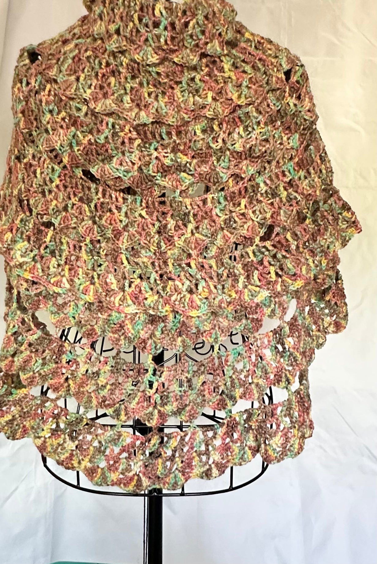 Circle shawl (wizard of oz wool blend)